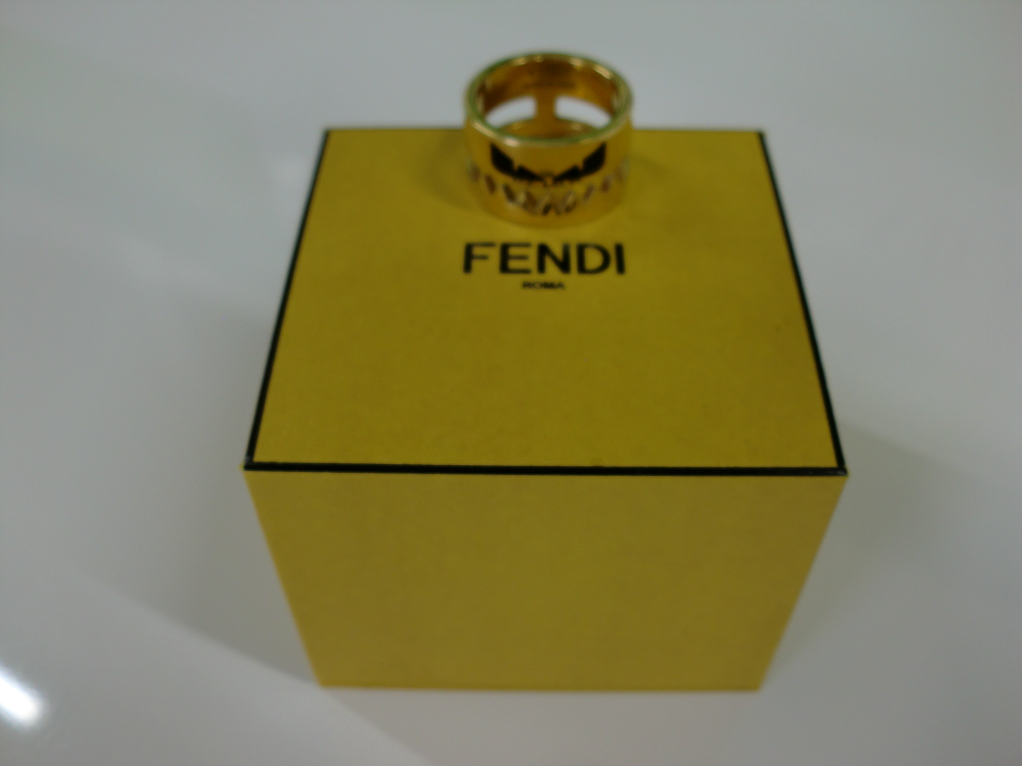 FENDI フェンディ　モンスターリング