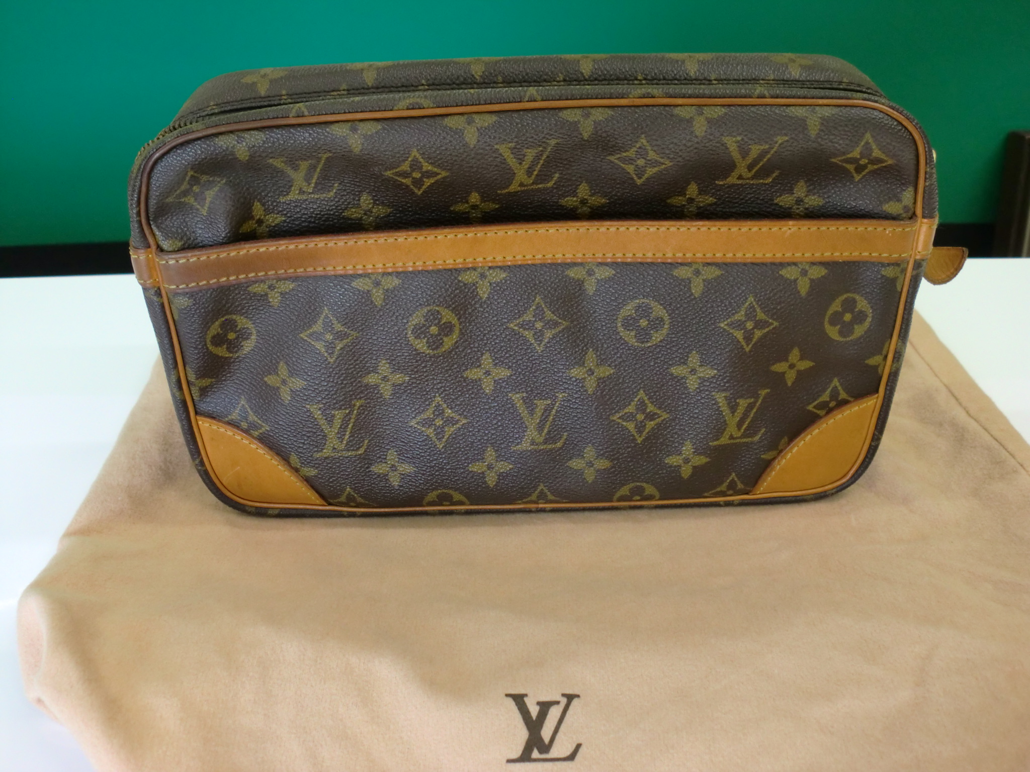 LOUIS VUITTON ルイヴィトン  モノグラムセカンドバッグ コンピエーニュ M51845