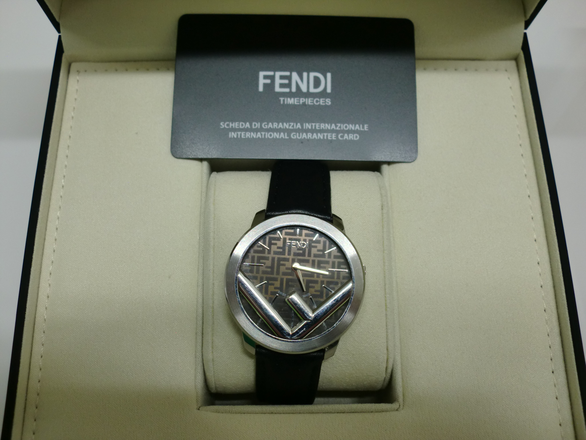 FENDI フェンディ 腕時計  RUNAWAY ラナウェイ 71000L メンズ