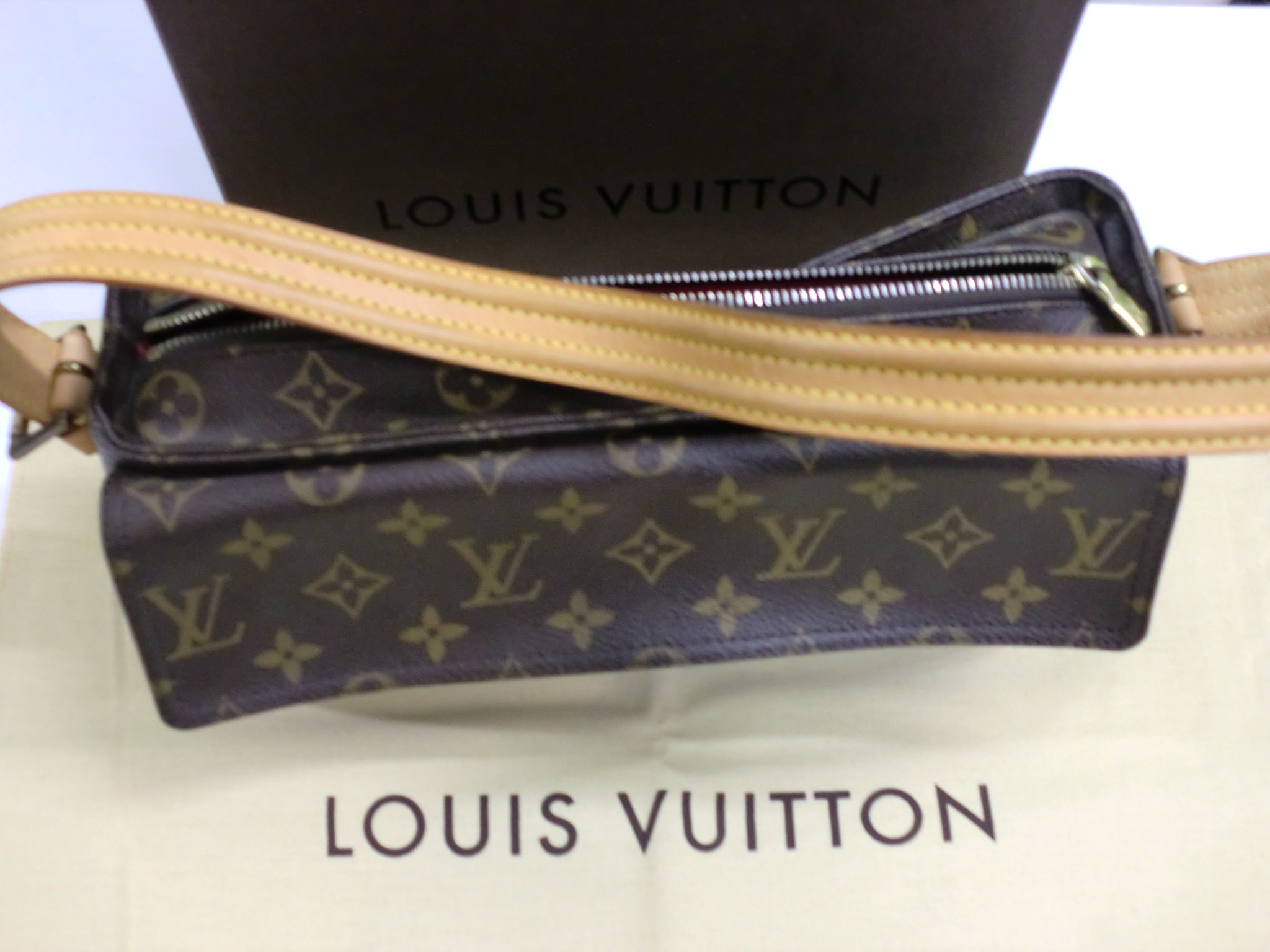 LOUIS VUITTON ルイヴィトン  モノグラム 　ヴィバシテMM